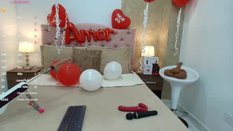 Nicol Alvarez online show from 19, 2, 2025