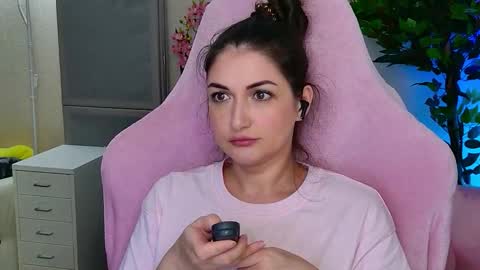 Snapshot of nicol_angel888 chatting on 18, 9, 2025 Nicole Online at about after 1000 6 UK time or 900 - 500 UK time it approximate time interval online show from 18, 9, 2025