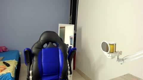 Nicol sanchez online show from 1, 3, 2025