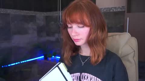 Snapshot of nicol_moonn chatting on 22, 11, 2025 Nicol Moonn online show from 22, 11, 2025