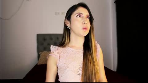 Snapshot of nicol_swift_ chatting on 2, 2, 2025 Nicol online show from 2, 2, 2025