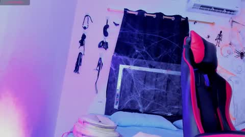 Nicol online show from 28, 10, 2025