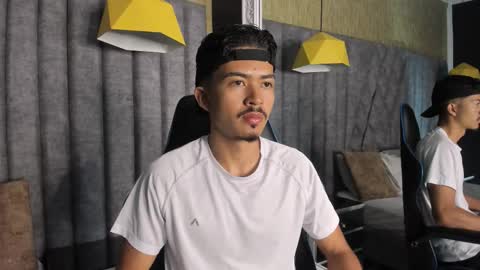 Snapshot of nicolaikarav chatting on 4, 12, 2025 Nicolai online show from 4, 12, 2025