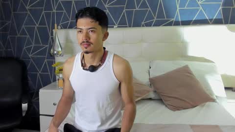 Snapshot of nicolaikarav chatting on 5, 12, 2025 Nicolai online show from 5, 12, 2025