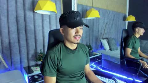 Snapshot of nicolaikarav chatting on 14, 12, 2025 Nicolai online show from 14, 12, 2025