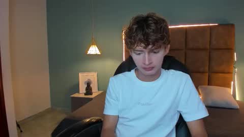 Snapshot of nicolasferrer18 chatting on 5, 11, 2025 nicolasferrer18 online show from 5, 11, 2025