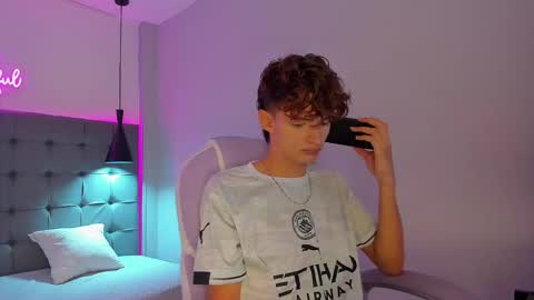 Snapshot of nicolasferrer18 chatting on 25, 11, 2025 nicolasferrer18 online show from 25, 11, 2025