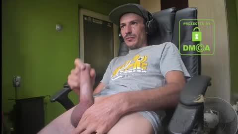 Snapshot of nicolasguy chatting on 10, 9, 2025 L. Nicolas online show from 10, 9, 2025