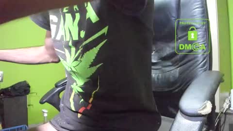 Snapshot of nicolasguy chatting on 8, 10, 2025 L. Nicolas online show from 8, 10, 2025