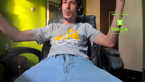 Snapshot of nicolasguy chatting on 17, 11, 2025 L. Nicolas online show from 17, 11, 2025