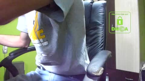 Snapshot of nicolasguy chatting on 19, 11, 2025 L. Nicolas online show from 19, 11, 2025