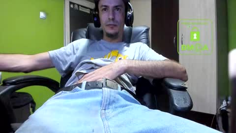 Snapshot of nicolasguy chatting on 21, 11, 2025 L. Nicolas online show from 21, 11, 2025