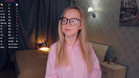 Nicoletta online show from 12, 11, 2025