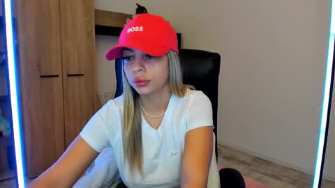 Snapshot of nicole___19 chatting on 5, 2, 2026 Nico online show from 5, 2, 2026