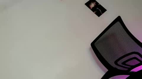 ITS ME NICOLE online show from 11, 4, 2026