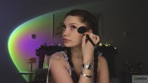 Nicole online show from 19, 12, 2025