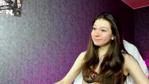 Snapshot of nicole_charm chatting on 26, 12, 2024 GMT7TueWedThSu 0300am-0900am. Sa 1000am-0400pm online show from 26, 12, 2024