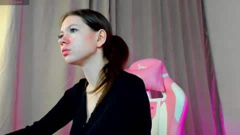 Snapshot of nicole_charm chatting on 9, 2, 2025 GMT7TueWedThSu 0300am-0900am. Sa 1000am-0400pm online show from 9, 2, 2025