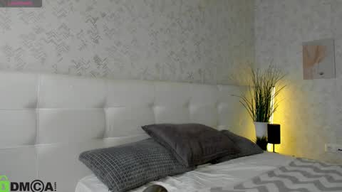 Snapshot of nicole_charm chatting on 11, 9, 2025 GMT7TueWedThSu 0300am-0900am. Sa 1000am-0400pm online show from 11, 9, 2025