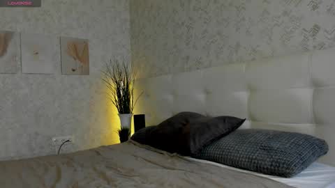 Snapshot of nicole_charm chatting on 15, 9, 2025 GMT7TueWedThSu 0300am-0900am. Sa 1000am-0400pm online show from 15, 9, 2025