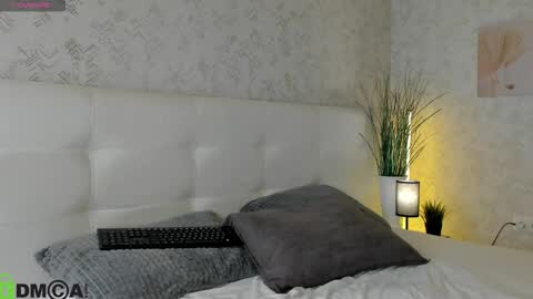 Snapshot of nicole_charm chatting on 21, 9, 2025 GMT7TueWedThSu 0300am-0900am. Sa 1000am-0400pm online show from 21, 9, 2025