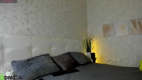 Snapshot of nicole_charm chatting on 28, 9, 2025 GMT7TueWedThSu 0300am-0900am. Sa 1000am-0400pm online show from 28, 9, 2025