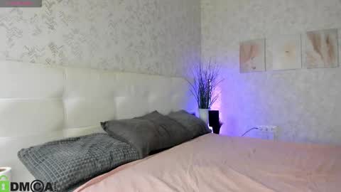 Snapshot of nicole_charm chatting on 29, 9, 2025 GMT7TueWedThSu 0300am-0900am. Sa 1000am-0400pm online show from 29, 9, 2025