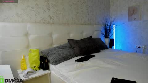 Snapshot of nicole_charm chatting on 15, 10, 2025 GMT7TueWedThSu 0300am-0900am. Sa 1000am-0400pm online show from 15, 10, 2025