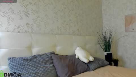 Snapshot of nicole_charm chatting on 2, 11, 2025 GMT7TueWedThSu 0300am-0900am. Sa 1000am-0400pm online show from 2, 11, 2025