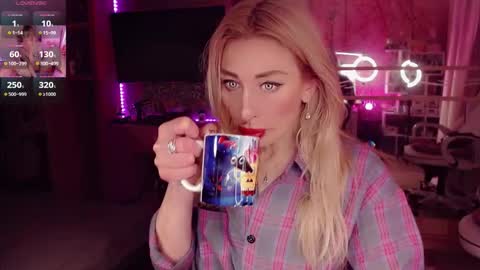 Nicole online show from 25, 9, 2025