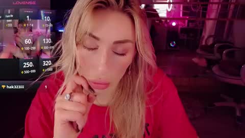 Nicole online show from 17, 10, 2025