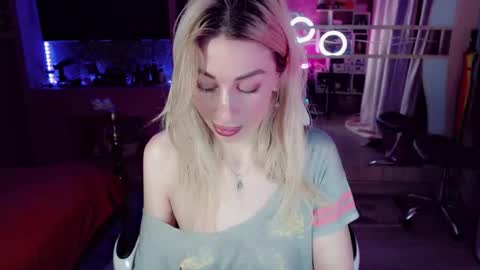 Nicole online show from 13, 12, 2025