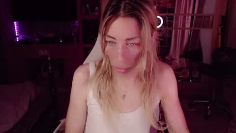 Snapshot of nicole_g0ld_ chatting on 1, 7, 2026 Nicole online show from 1, 7, 2026