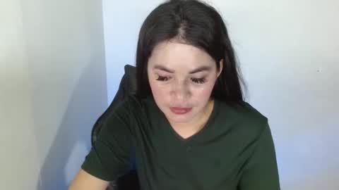 Snapshot of nicole_kiss01 chatting on 28, 11, 2025 nicole_kiss01 online show from 28, 11, 2025