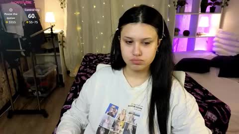 Snapshot of nicole_parshikova chatting on 7, 11, 2025 My name is Nicole. I m completely new here online show from 7, 11, 2025