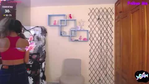 Nicole Santana online show from 20, 10, 2025