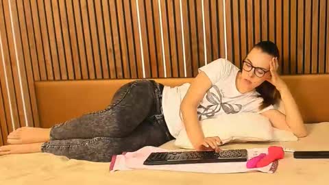 Snapshot of nicoleakg chatting on 19, 9, 2025 Nicole AKG online show from 19, 9, 2025