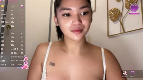 Snapshot of nicolecellini chatting on 12, 10, 2025 NICOLE online show from 12, 10, 2025