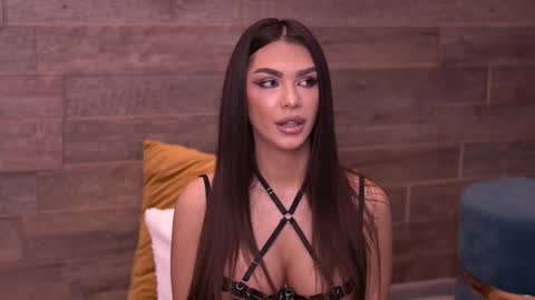 Snapshot of nicoledevin chatting on 15, 10, 2025 Nicole online show from 15, 10, 2025