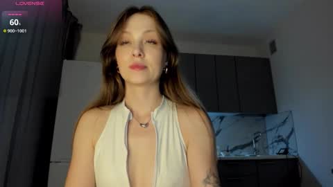 nicoledolla online show from 6, 10, 2025