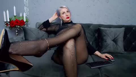 Snapshot of nicoledom chatting on 10, 2, 2025 Nicole Domme online show from 10, 2, 2025