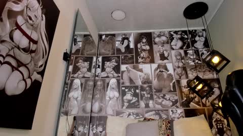 N i c o l e  online show from 14, 1, 2025