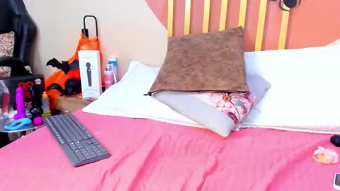 N i c o l e  online show from 29, 10, 2025