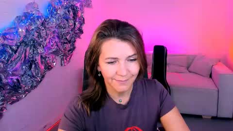Snapshot of nicolehits chatting on 15, 9, 2025 nicolehits online show from 15, 9, 2025