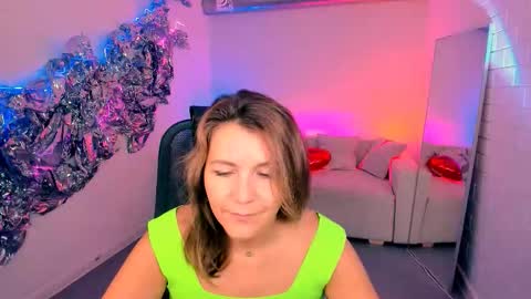 Snapshot of nicolehits chatting on 12, 10, 2025 nicolehits online show from 12, 10, 2025
