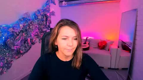 Snapshot of nicolehits chatting on 13, 10, 2025 nicolehits online show from 13, 10, 2025