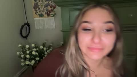 Snapshot of nicolelovesyou444 chatting on 4, 11, 2025 nicolelovesyou444 online show from 4, 11, 2025