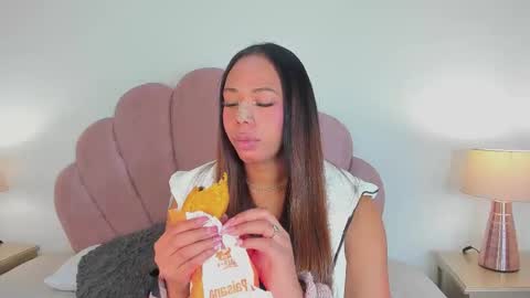 NICOLE online show from 18, 11, 2025