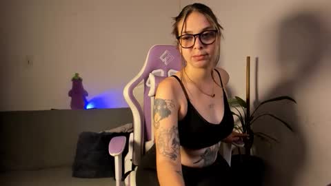 Snapshot of nicolepeachx chatting on 28, 11, 2025 Nicol independent model online show from 28, 11, 2025