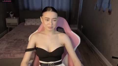 NicoleRossss online show from 25, 6, 2026
